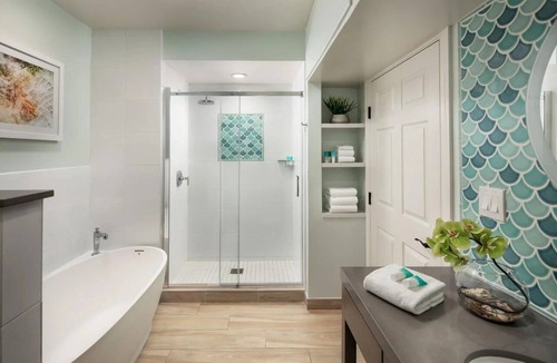 Bahama Village Resort | Key West Hyatt Charming 2-bedroom resort with WiFi, AC