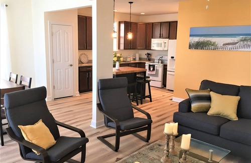 Frankford House | Kids' domain! 3 pools, beach shuttle, bikes & game room. Linens included!