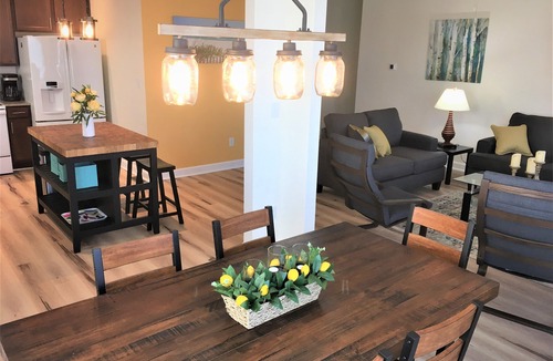 Frankford House | Kids' domain! 3 pools, beach shuttle, bikes & game room. Linens included!