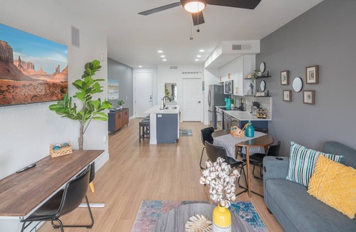 Desert View Village Condo | Kierland Area | Warm Summer Vibes | Pool & Hot Tub