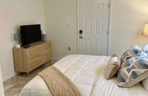 Siesta Key Hotel | King Deluxe Suite #1