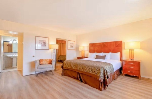 Yuma Townsite Hotel | King & Queen Suite Retreat w/Free Parking & Pool | Near Yuma Downtown Dining