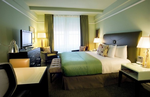 Central Park West Hotel | King Studio w/Kitchen | Steps to Lincoln Center, Riverside Park & Central Park
