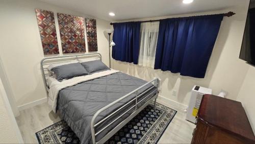Des Moines House | Knights Quarters