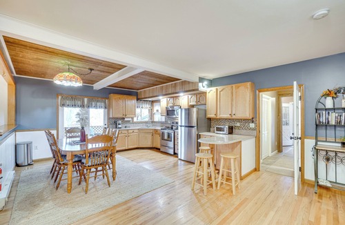 Bakerton House | Knoxville Home: On-Site Hiking & Outdoor Kitchen!