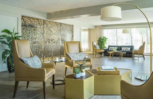 Burlington Hotel | Lake Champlain King Room with Pool & Gym