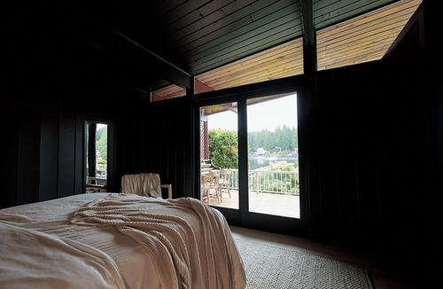 Lake Roesiger House | Lake Roesiger Escape Hot Tub Private Dock 45 Min to Seattle