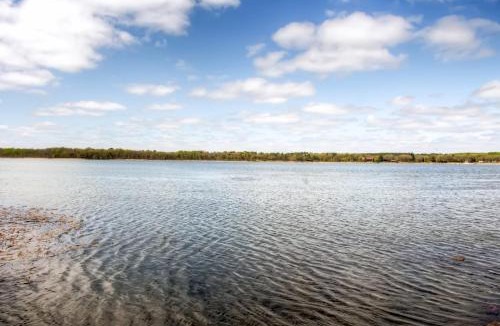 Nevis House | Lakefront Cabin w/Private Deck, Dock & Fire Pit!