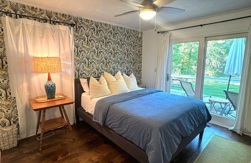 Lake of the Woods Cottage | Lakefront Cottage in Locust Grove. Comfortable beds!