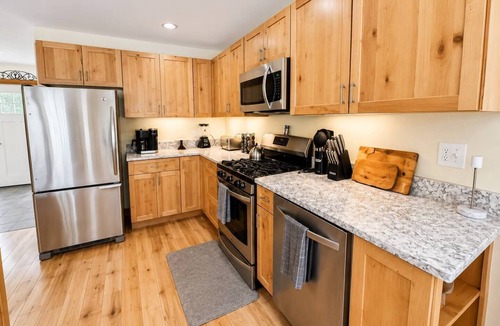 Epsom House | Lakefront-Dock-Grill-Firepit-Wood Stove