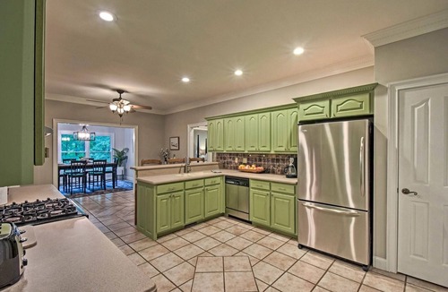 Dawsonville House | Lakefront family home w/private 2-story dock & NEW outdoor deck for dining!