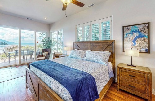 East Hope Cabin | Lakefront home with kayaks, dock, WiFi, fireplaces, BBQ grill