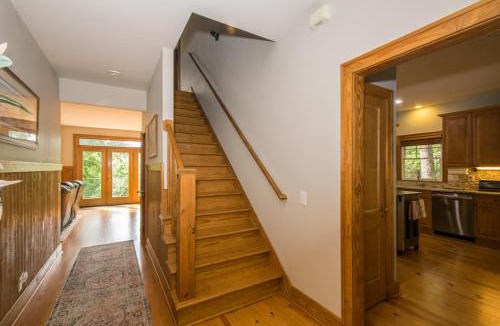 Mill Spring House | Lakefront Oasis