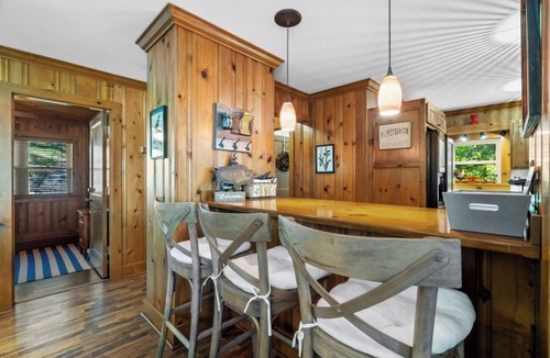 Clarksville House | Lakefront Retreat, Private Cove & Dock, 10/10 Reviews, Peaceful Kerr Lake Escape