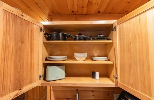 Bethlehem Cabin | Lakefront Two King Cabin White Mountains