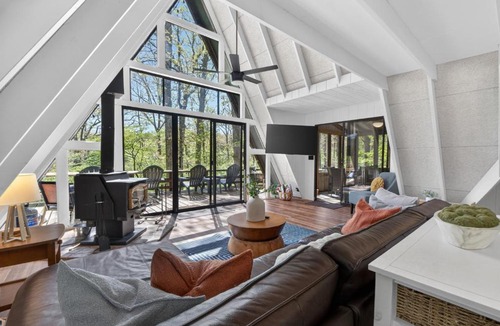 Innsbrook Ski Chalet | Lakeside Chalet with Hot Tub at Innsbrook Resort | Fireplace | Screened Porch