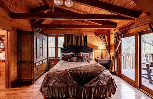 Topton Cabin | Lakeview Cabin with Large Private Deck in Topton, North Carolina