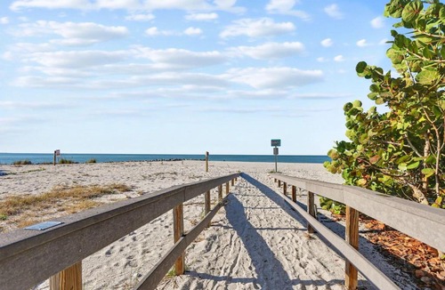 Sunset Beach House | Land's End 10-304 Beach Front - Premier