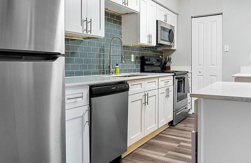 Indianapolis Apartment | Landing | Amazing 2BD, Pool, Gym