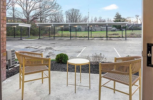 Indianapolis Apartment | Landing | Amazing 2BD, Pool, Gym