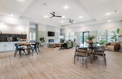 Beaufort Apartment | Landing | Chic 1BD, Gym