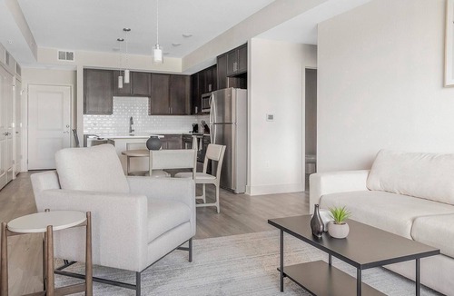 Palmetto Apartment | Landing | Chic 2BD, Yoga Studio, Gym