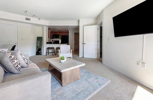 Navy Yard Apartment | Landing | Modern 1BD, Courtyard, Gym