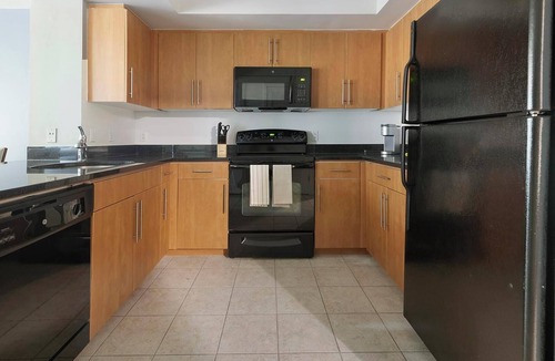 Navy Yard Apartment | Landing | Modern 2BD, Courtyard
