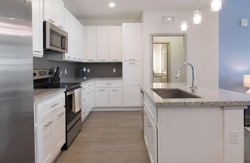 Apopka Apartment | Landing | Modern 2BD, Gym, Clubhouse