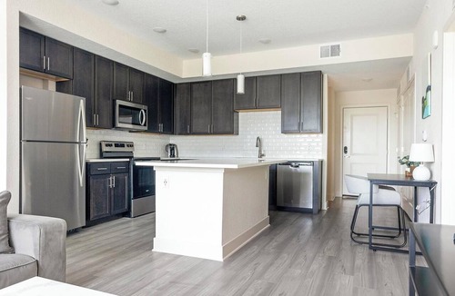 Palmetto Apartment | Landing | Stunning 2BD, Yoga Studio, Clubhouse