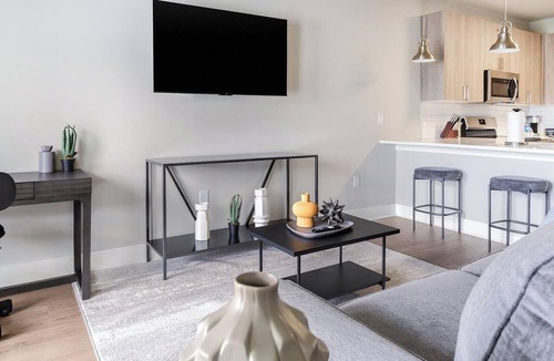 Fort Myers Apartment | Landing | Stylish 1BD, Pool, Gym