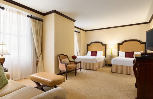 Downtown Wilmington Hotel | Landmark Hotel Luxe Accommodations Perfect for Families -Soaking Tub -Free Wifi