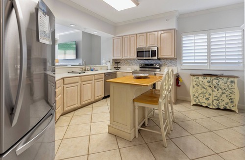 Bel Air Condo | Large Beachfront Condo
