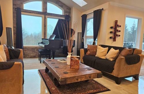 Snohomish House | Large Estate Venue 2 hot tubs 2 treehouses