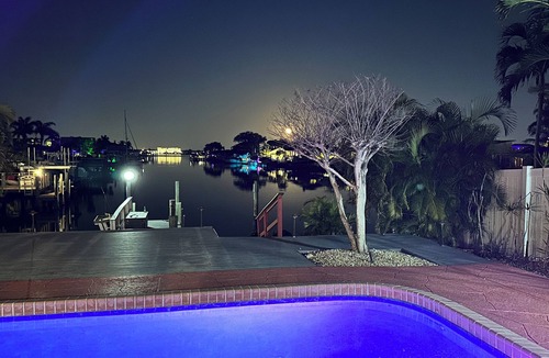 Island Estate House | Large House with nice boat dock plus walk/ride a bike to Clearwater Beach