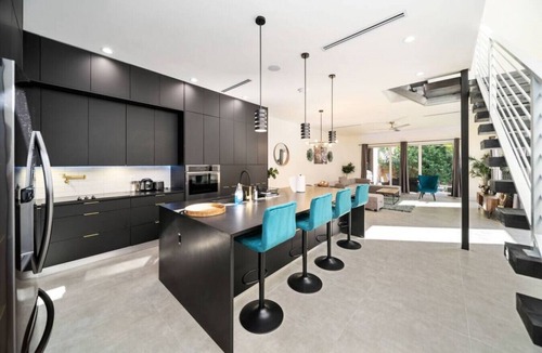 Victoria Park House | Las Olas 3/4 Zen Home with Pool and Hot Tub Near the Beach