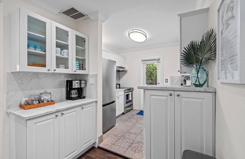Victoria Park House | Las Olas Gem: Heated Pool, Gazebo, Near the beach