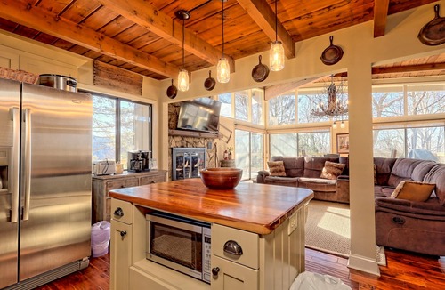 Sky Valley Cabin | Last Min Discount! Mountain View Home Hot Tub, Game Room, Fire Pit, Pizza Oven