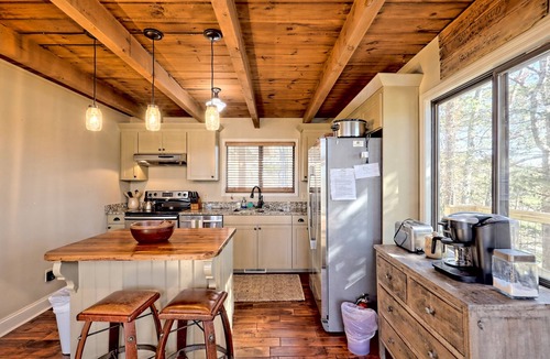 Sky Valley Cabin | Last Min Discount! Mountain View Home Hot Tub, Game Room, Fire Pit, Pizza Oven