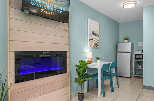 Siesta Isle Hotel | Latitude 26 Waterfront Boutique Resort - Fort Myers Beach