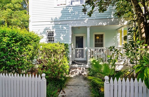 Truman Annex House | Lavender Jungle | Great Location w/Patio & Shared Pool | Month-Long Stays