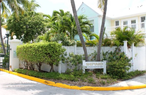 Truman Annex House | Lavender Jungle | Great Location w/Patio & Shared Pool | Month-Long Stays