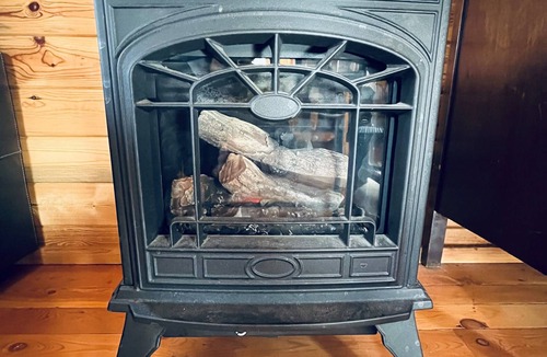 Salmon Cabin | Lemhi Shoshone Cabin, Greyhouse Vacation Rentals