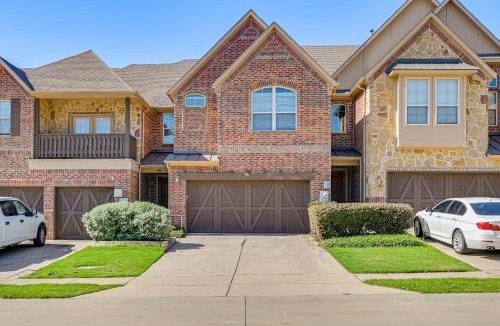Lewisville House | Lewisville Home w/Pool Access: Walkable Location