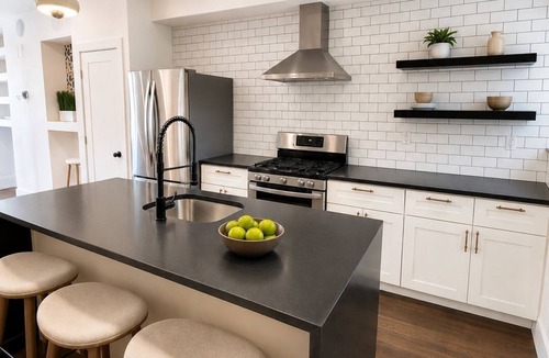 Graduate Hospital Apartment | Lg 2 BDR | Deck | Hosted By Stay Rafa