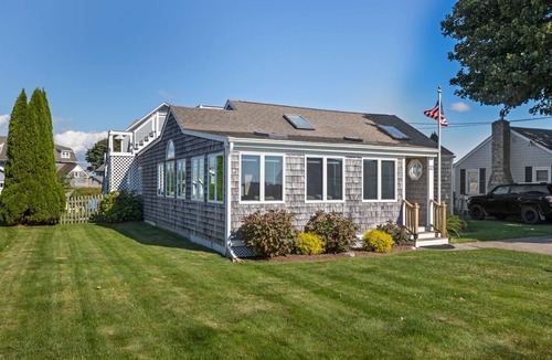 Snug Harbor House | Light, Bright and Beach Home with Water Views on Great Island