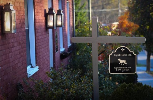 Bolivar House | Light Horse Inn: Suite 1