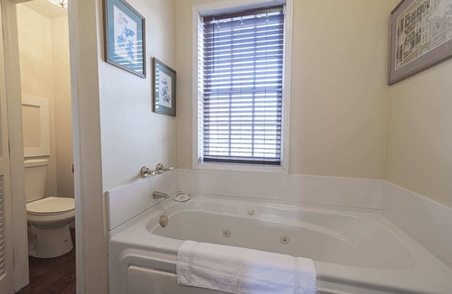 Bolivar House | Light Horse Inn: Suite 1