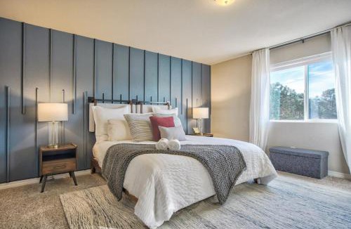 Woodmoor House | Lindenmere Estate! Chic Villa w Game Loft & BBQ