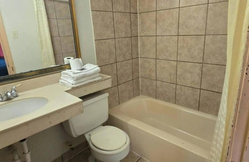 Albemarle Hotel | Lion Inn Albemarle By Hotel O Near US 52